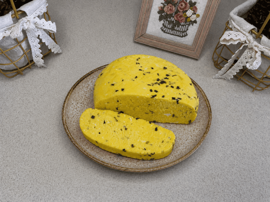 Домашній сир із зеленню і кмином
