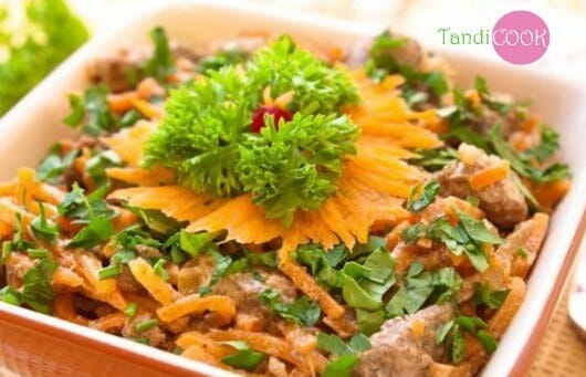 Салат з курячою печінкою