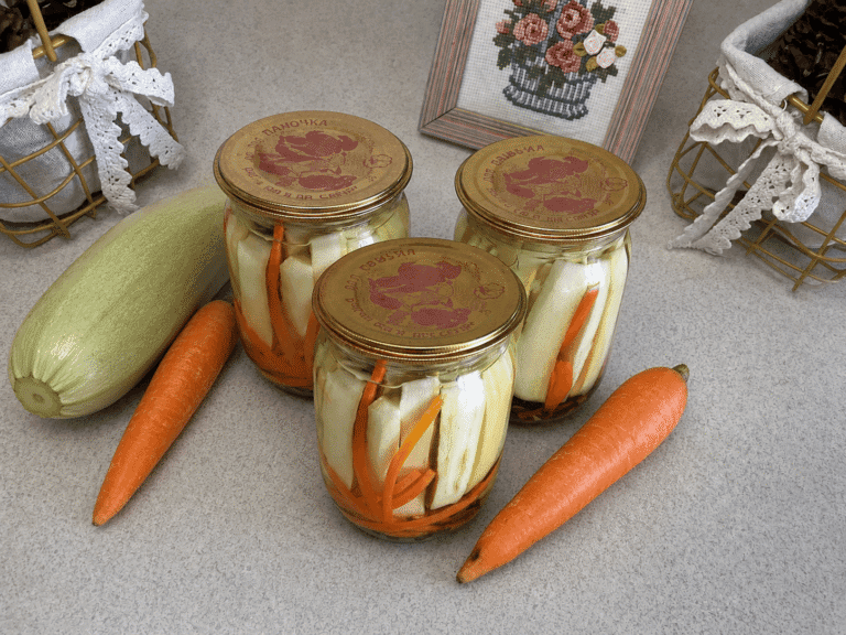 Мариновані кабачки брусками на зиму — хрусткі, ароматні та дуже смачні