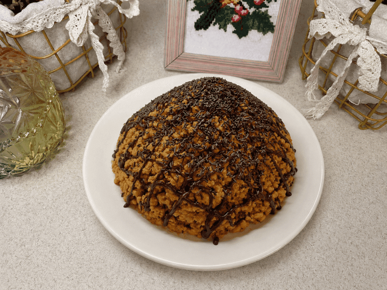 Торт «Мурашник» — класичний домашній рецепт зі згущеним молоком
