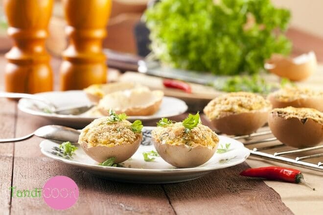 Великодні страви: запечені в шкаралупі фаршировані яйця