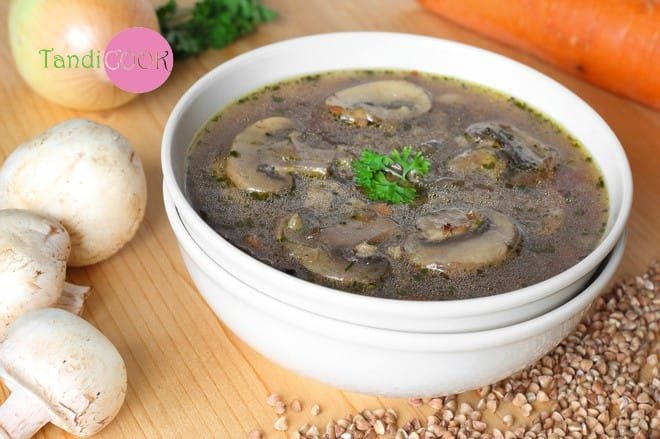 Пісний гречаний суп з грибами
