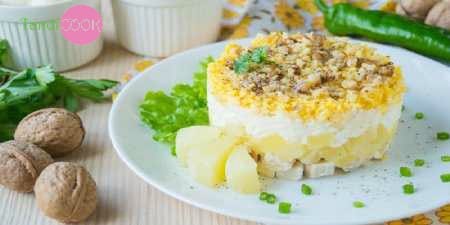 Салат “Казка” з куркою, печерицями та волоськими горіхами