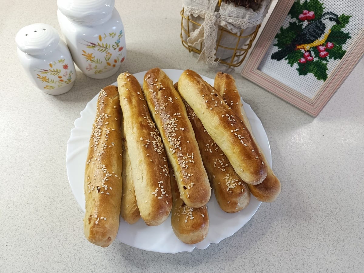 Хлібні палички з цибулею