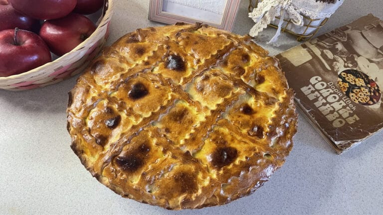 Які 5 секретів допоможуть приготувати ідеальний пиріг яблучний: хитрощі господинь