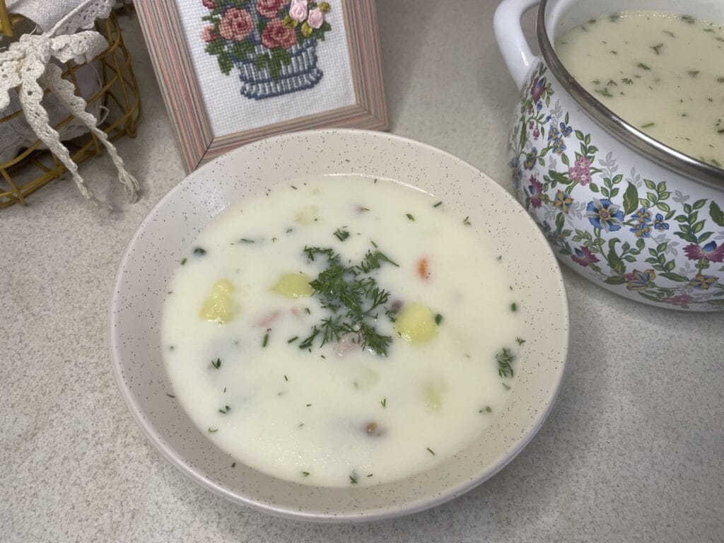 🧀 Сирний суп з копченою куркою — ніжний та ароматний