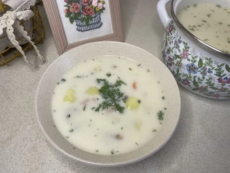 🧀 Сирний суп з копченою куркою — ніжний та ароматний