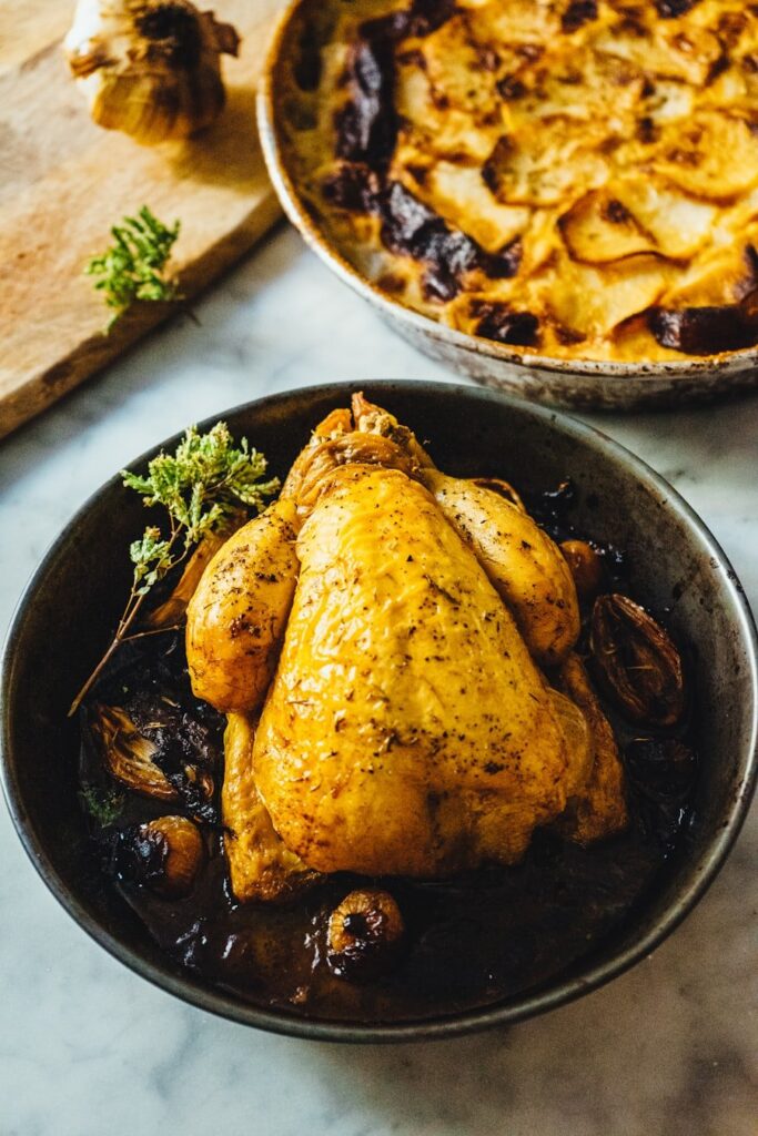 Курка в духовці з травами