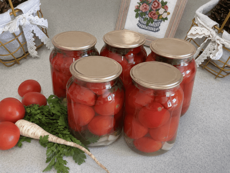 Мариновані помідори на зиму – класичний рецепт у банках
